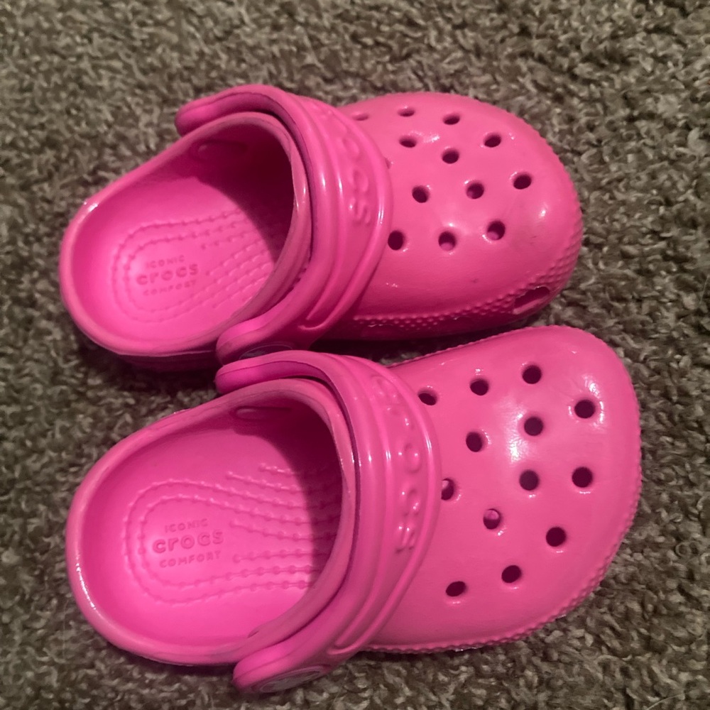 Toddler crocs